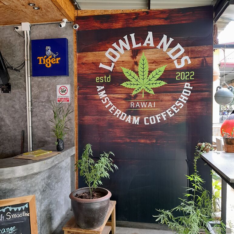 Lowlands Amsterdam Coffeeshop-2
