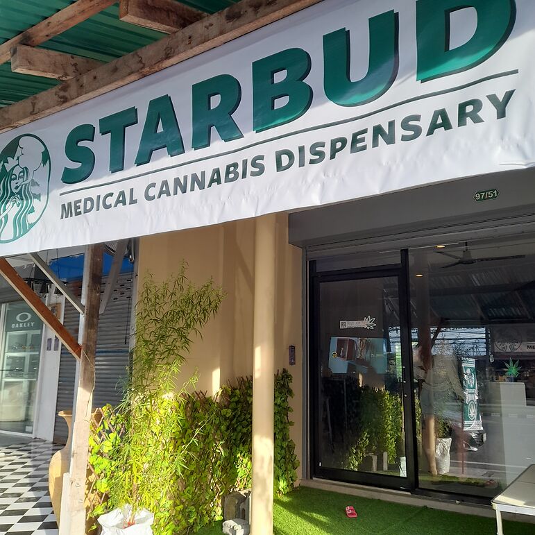 StarBud Cannabis store-2